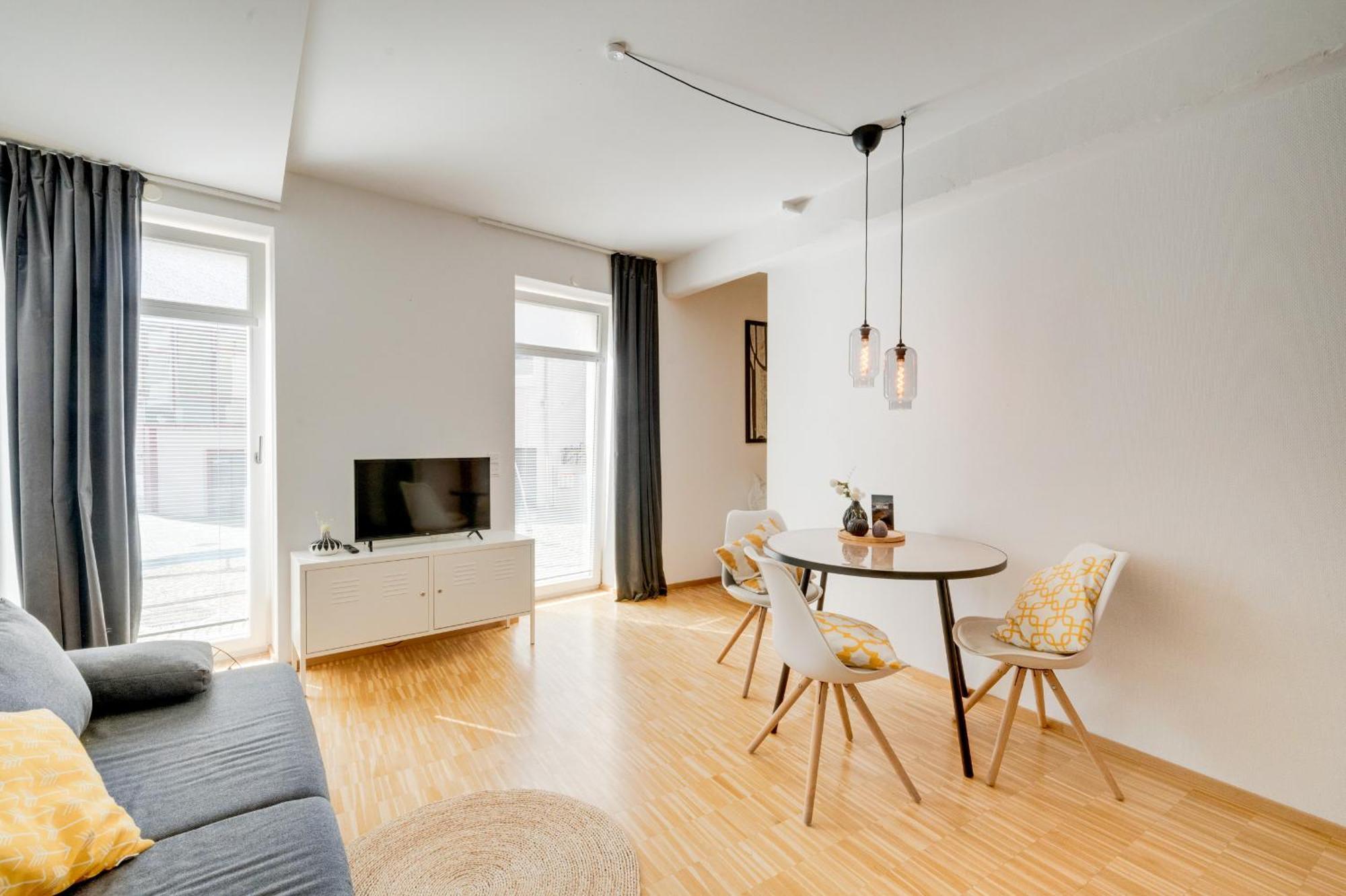 ☆Design Apartment Zentral☆200M Vom Marktplatz☆Ruhige Altstadtlage☆ 罗伊特林根 外观 照片