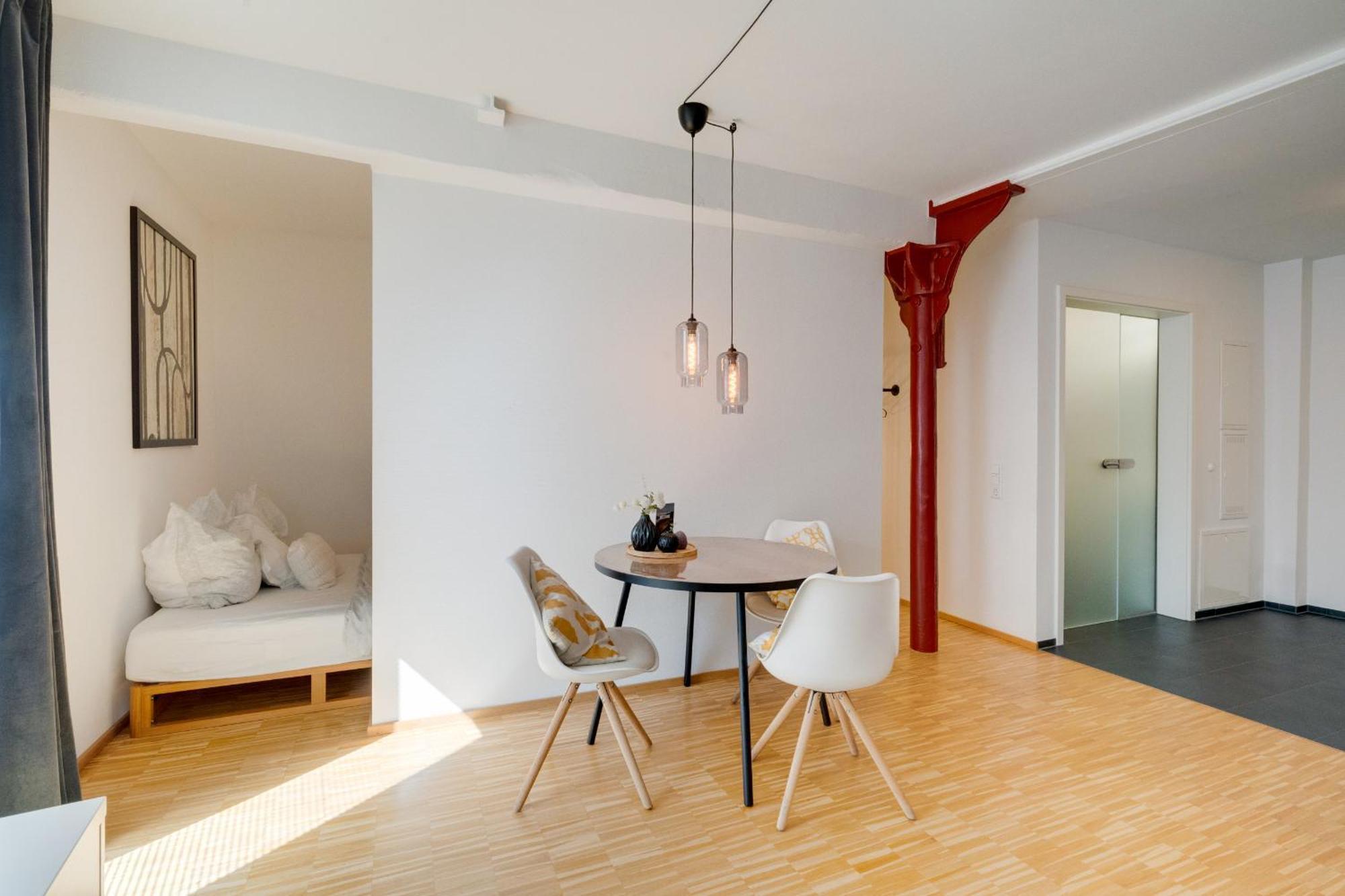 ☆Design Apartment Zentral☆200M Vom Marktplatz☆Ruhige Altstadtlage☆ 罗伊特林根 外观 照片