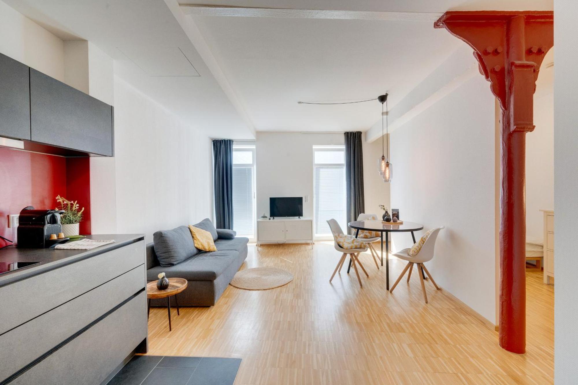 ☆Design Apartment Zentral☆200M Vom Marktplatz☆Ruhige Altstadtlage☆ 罗伊特林根 外观 照片
